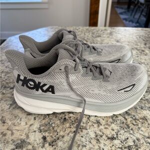 Hoka Clifton 9 Harbor Mist/Black Sneakers, Men’s Size 9.5 2E/Wide